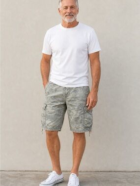 Men's Camouflage Gray Cargo Shorts - Everyday Utility